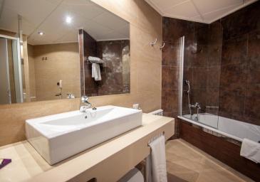 Salle de bain de la Chambre Double Contemporaine