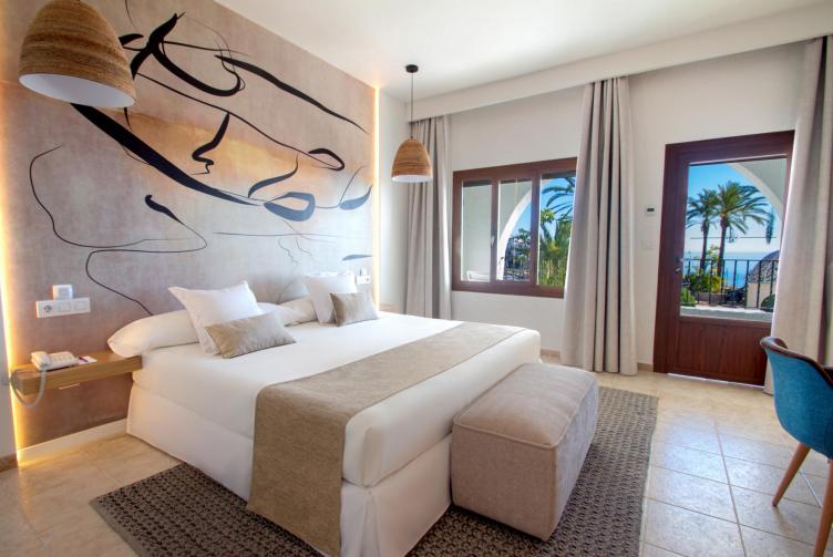 Cama doble en la Habitación Doble Contemporánea