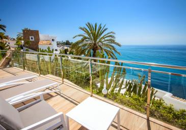 Vue sur l'océan depuis la chambre Nao Junior Suite