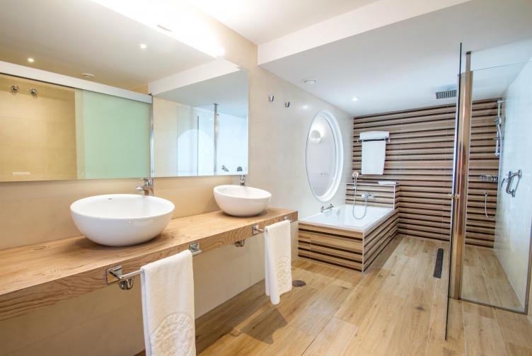 Salle de bain de la chambre Junior Suite Nao
