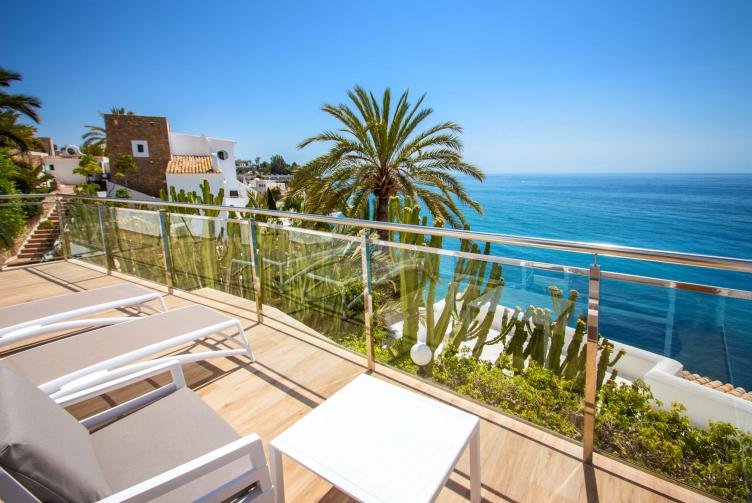 Vue sur l'océan depuis la chambre Nao Junior Suite