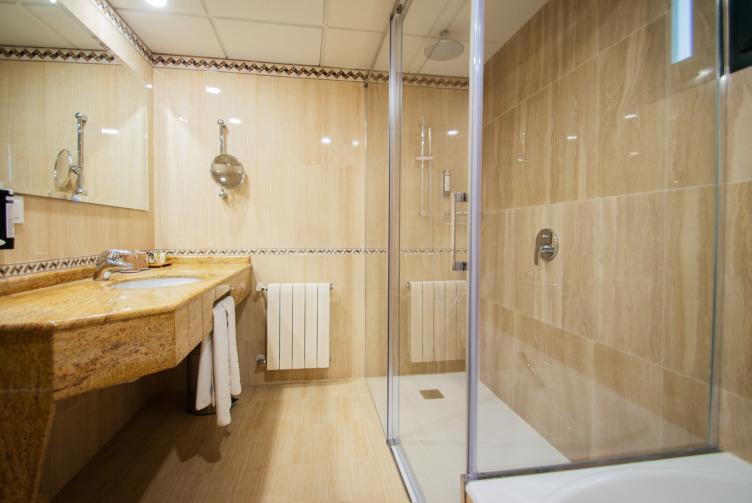 Baño de la Habitación Junior Suite Polaris