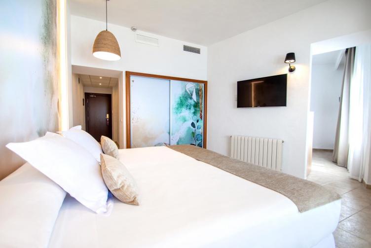 Полулюкс с планировкой номера