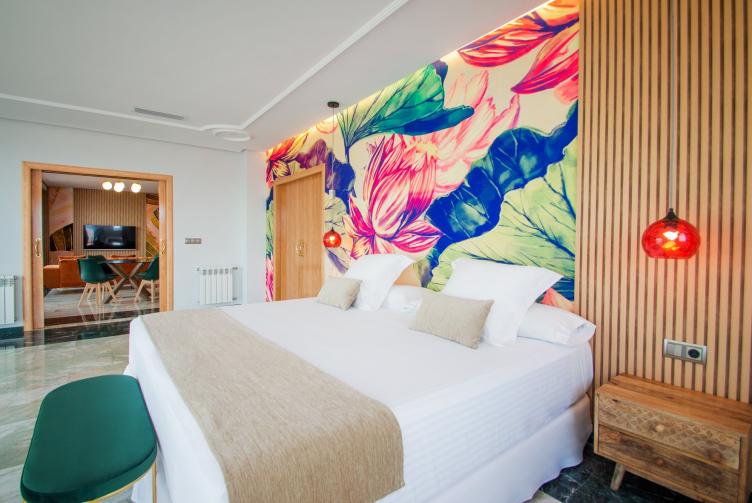 Двуспальная кровать в Президентском люксе