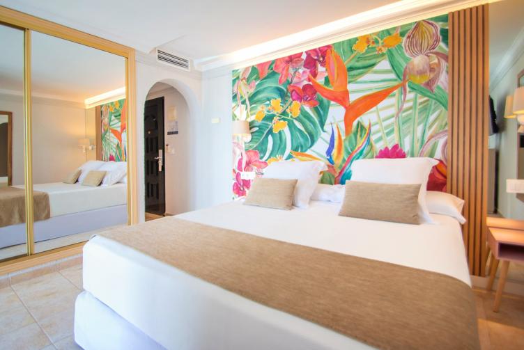 Torre Paradís Zimmer Bett