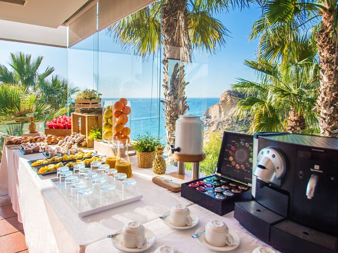 ЗАЛ ПОНЬЕНТЕ