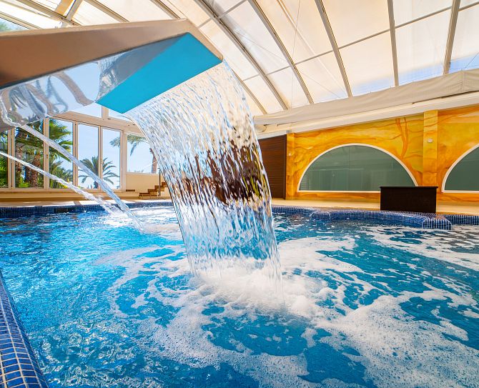 Piscine du centre de bien-être