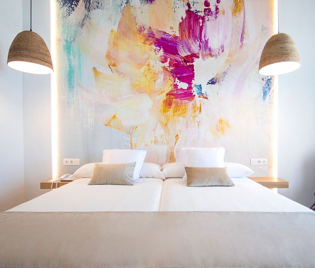 Cama doble en la Habitación Doble Contemporánea