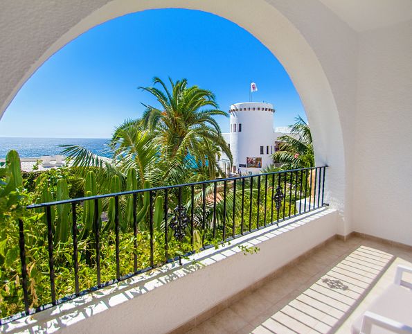 Contemporary Double with Lounge