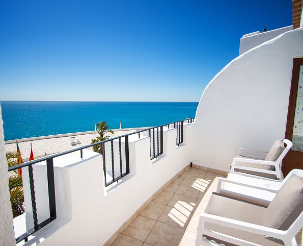 Contemporary Double with Lounge