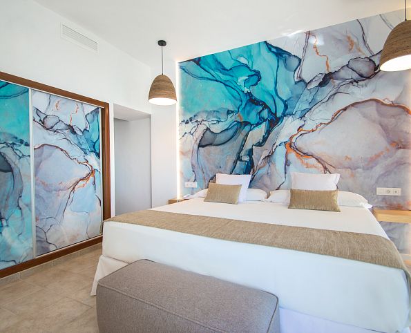 Contemporary Double with Lounge