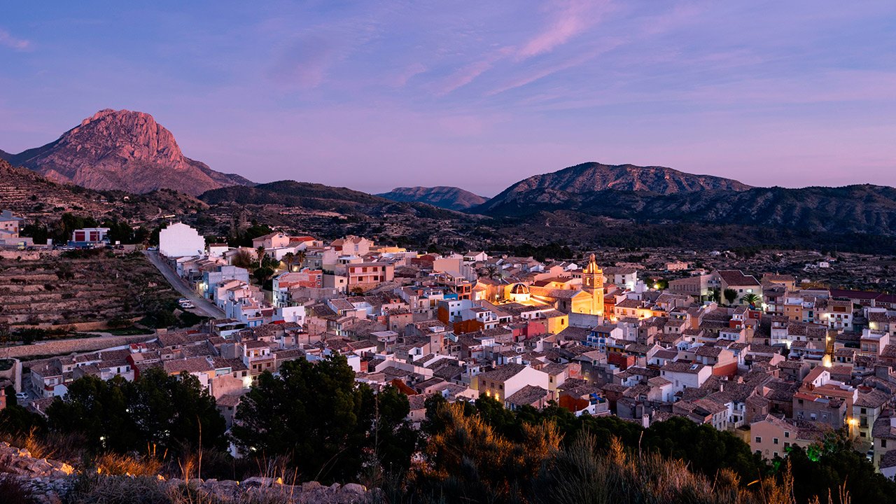 Panoramic views of Relleu